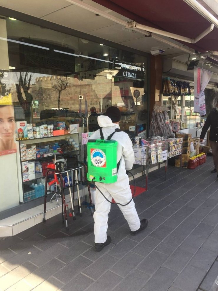 Melikgazi Belediyesi dezenfekte çalışmalarına devam ediyor