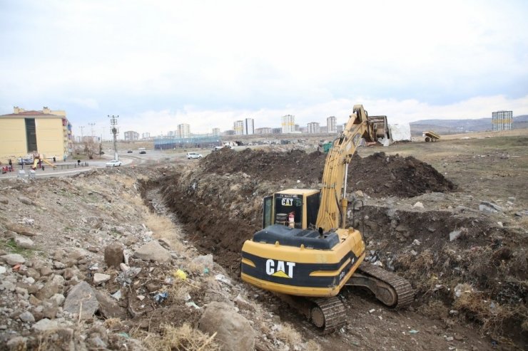 Bahçelievler Mahallesi’nde dere ıslahı yapılıyor