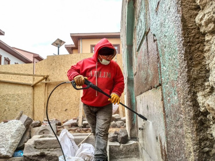 Başkent’in tarihi çeşmelerinde titiz çalışma