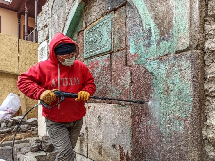 Başkent’in tarihi çeşmelerinde titiz çalışma