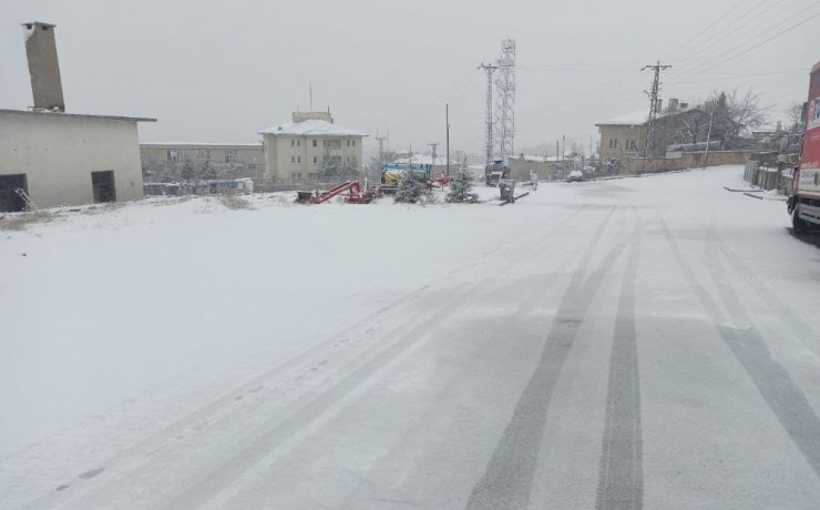 Güzelyurt beyaza büründü