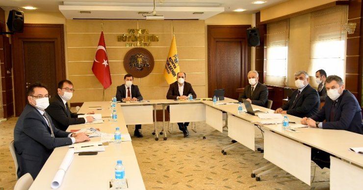 Başkan Altay, merkez ilçe belediye başkanlarıyla 2021 yatırımlarını görüştü