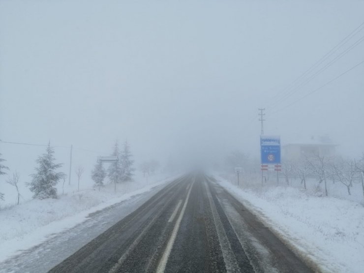 Mihalıççık’ta kar şaşkınlığı