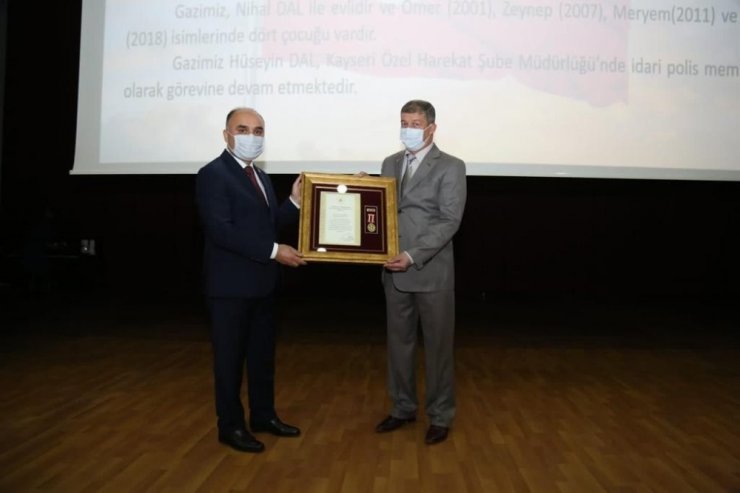 Kayseri’de şehiri aileleri ve gazilere ’Devlet Övünç Madalyaları’ verildi