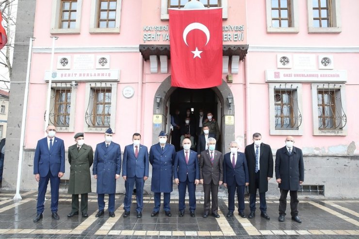 Başkan Büyükkılıç: "106 yıl önce ecdadımız ’Çanakkale Geçilmez’ demiştir"