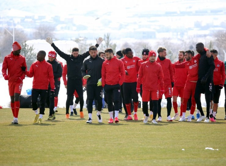 Rıza Çalımbay’dan “seyircili maç” açıklaması!