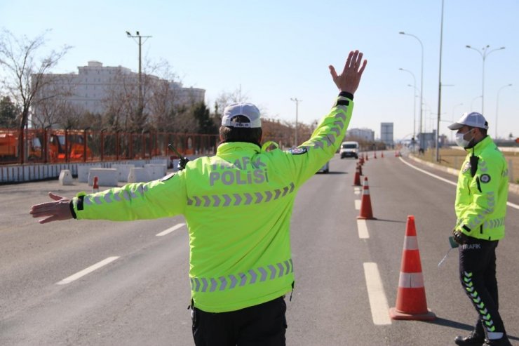 Aksaray’da helikopter destekli trafik uygulaması