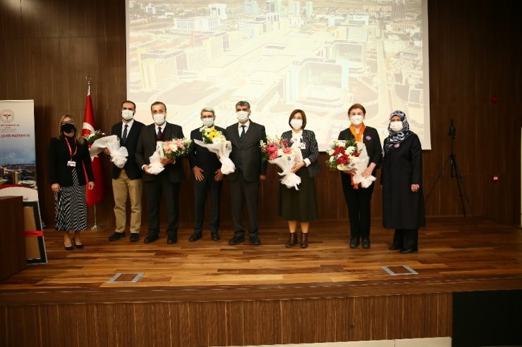 Ankara Şehir Hastanesi başarılı uygulamaları vesilesiyle 2 plaketle ödüllendirildi