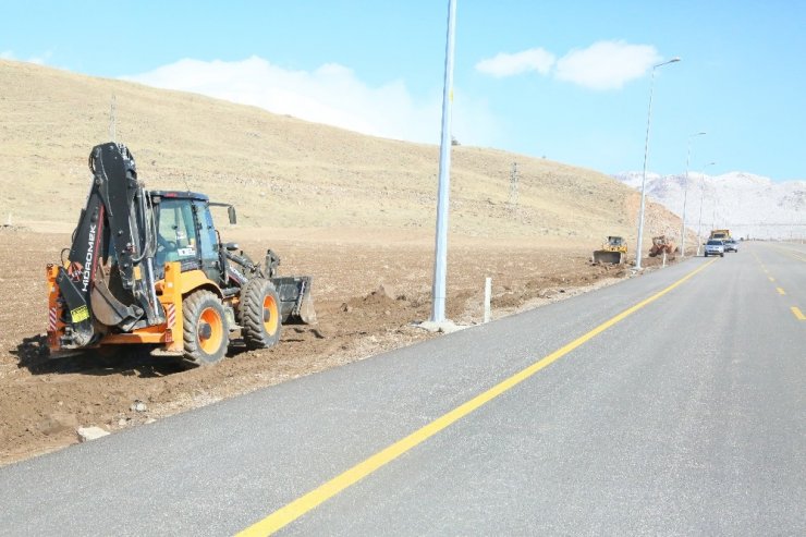 Erciyes yolunun ağaçlandırma çalışmalarına start verildi