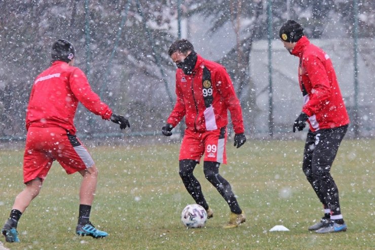 Eskişehirspor, Adana Demirspor maçı hazırlıklarını tamamladı