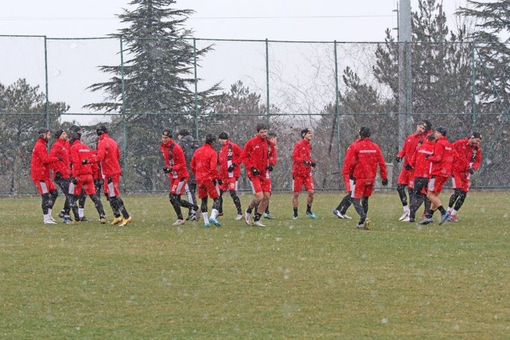 Eskişehirspor, Adana Demirspor maçı hazırlıklarını tamamladı