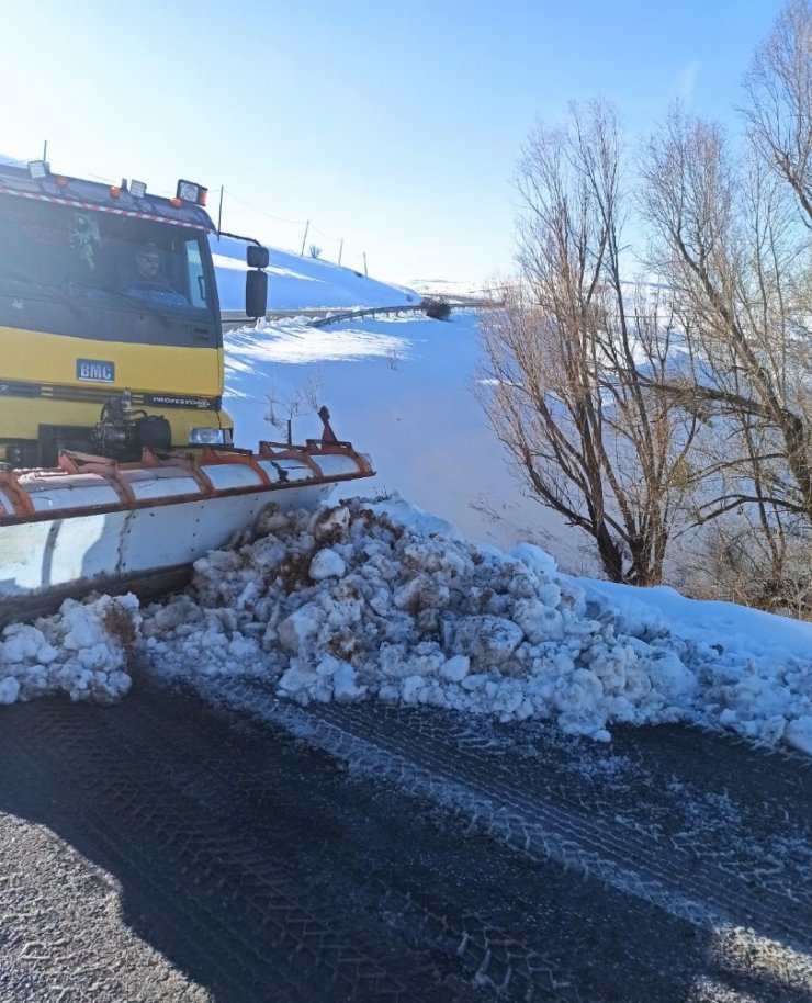 Büyükşehir kapalı mahalle yolu bırakmadı