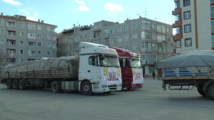 Sınır bölgelerine gidecek 12 tır patates ve 1 tır un Kayseri’den yola çıktı