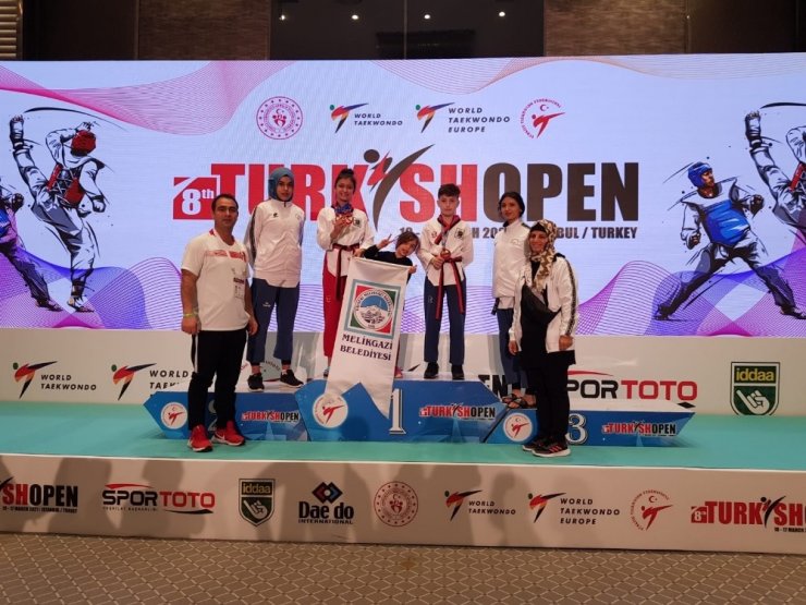 Melikgazi Belediyesi’nin yıldız sporcuları Uluslararası Turkish Open’de parladı