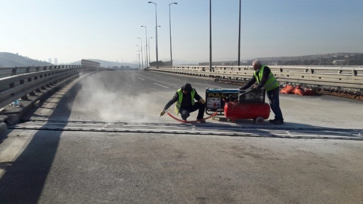 Başkent köprülerinde derz yenileme çalışmaları devam ediyor