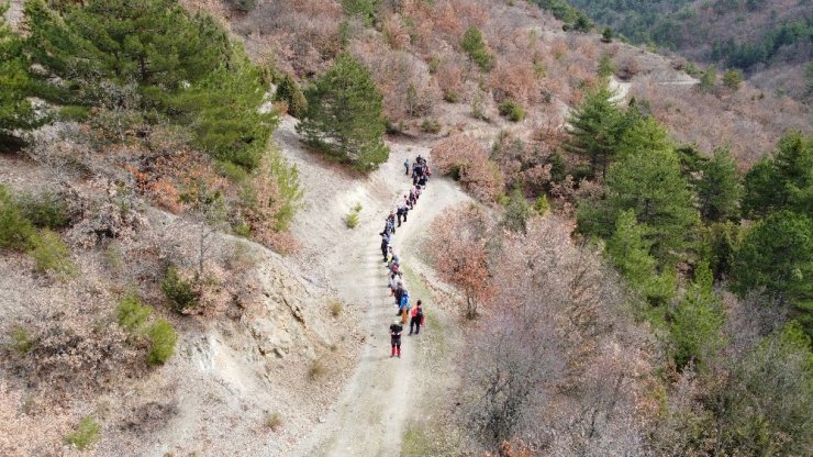 Doğa sevenler bu kez 18 kilometrelik zorlu Bozaniç etabını tamamladılar