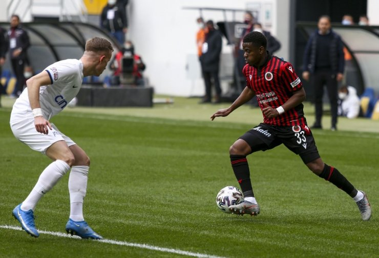 Süper Lig: Gençlerbirliği: 0 - Kasımpaşa: 0 (İlk yarı)