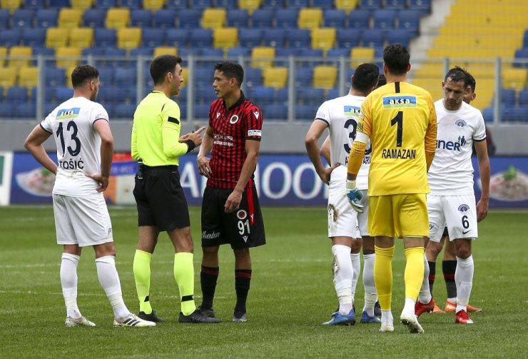 Süper Lig: Gençlerbirliği: 0 - Kasımpaşa: 0 (İlk yarı)