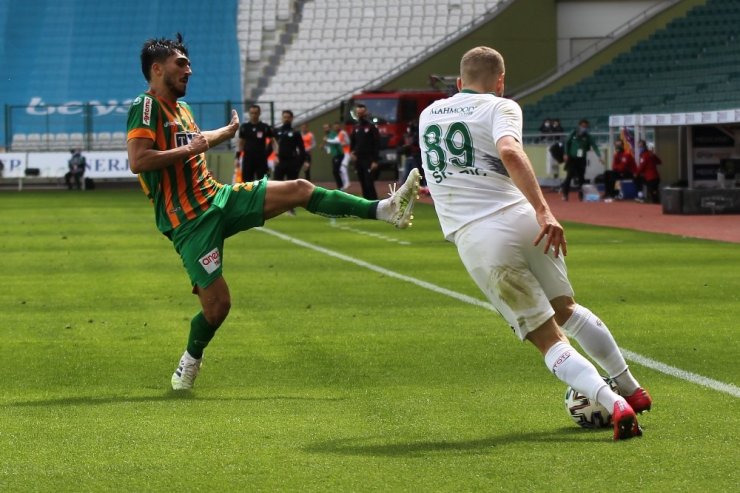 Süper Lig: Konyaspor: 1 - Alanyaspor: 0 (İlk yarı)