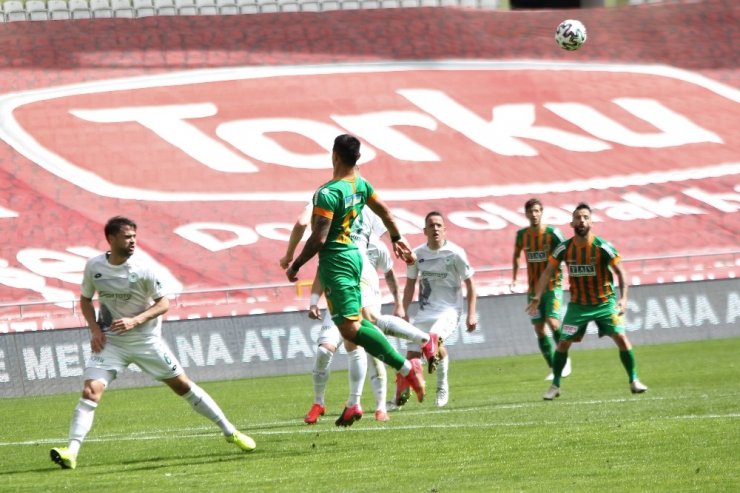 Süper Lig: Konyaspor: 1 - Alanyaspor: 0 (İlk yarı)