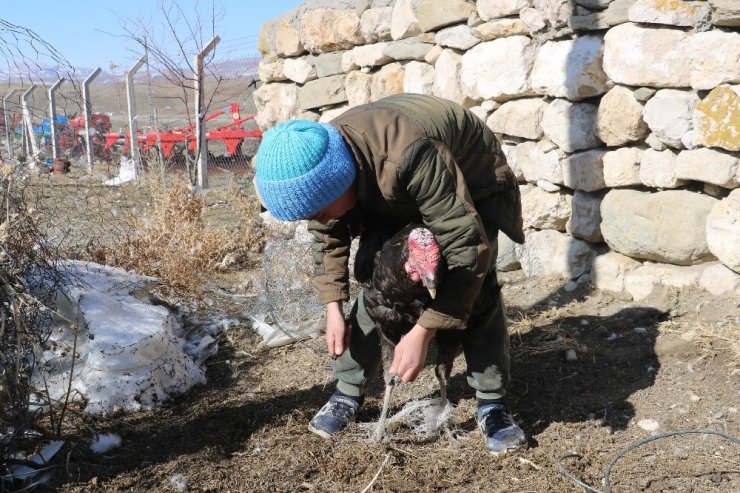 Yaşı küçük kalbi büyük Enver’den örnek davranış