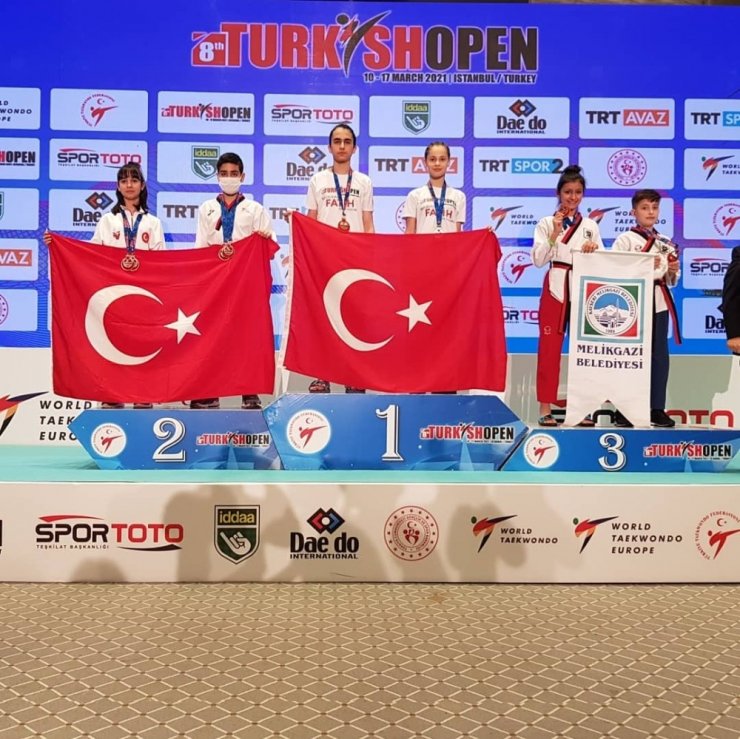 Kayseri’li taekwondocular 8. Uluslararası Türkiye Açık Taekwondo turnuvasından 9 Madalya İle Döndü