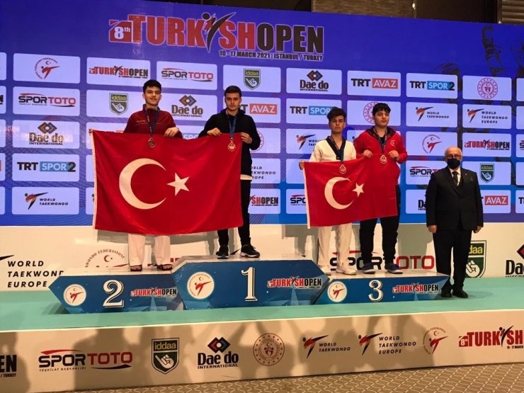 Kayseri’li taekwondocular 8. Uluslararası Türkiye Açık Taekwondo turnuvasından 9 Madalya İle Döndü