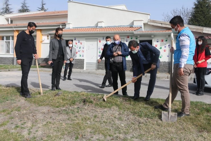 Kabakcı, fidanları Nevruz’da toprakla buluşturdu