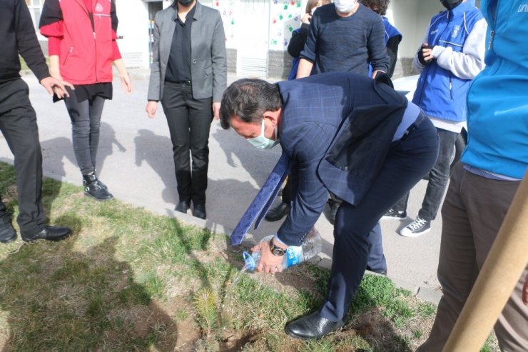 Kabakcı, fidanları Nevruz’da toprakla buluşturdu