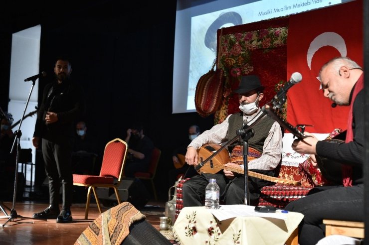 Aşık Veysel türküleriyle anıldı