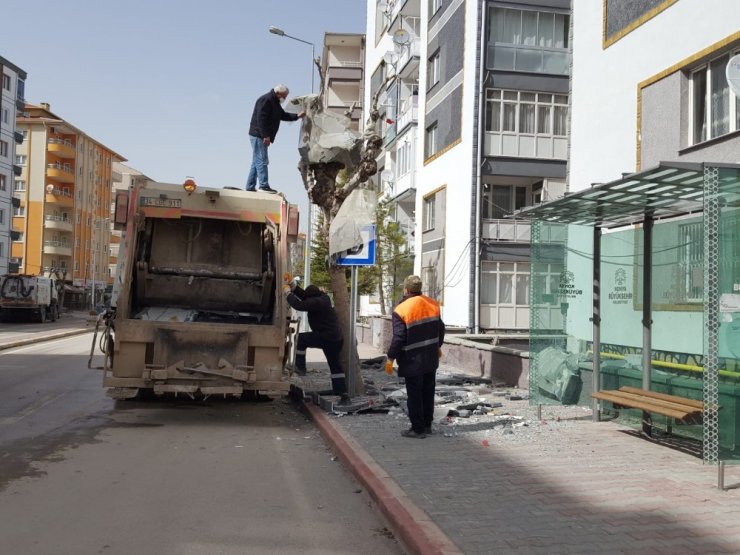 Konya’da şiddetli rüzgar maddi hasara yol açtı