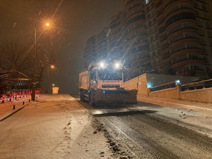 Keçiören’de kar mesaisi