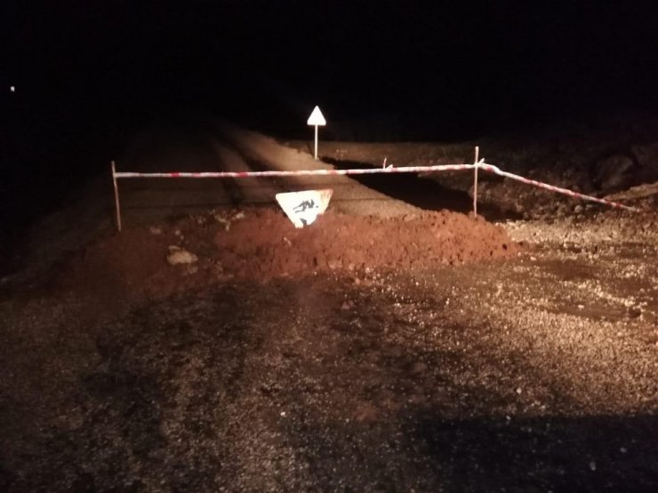 Konya’nın Taşkent ilçesinde sel nedeniyle 3 mahalleye ulaşım kesildi