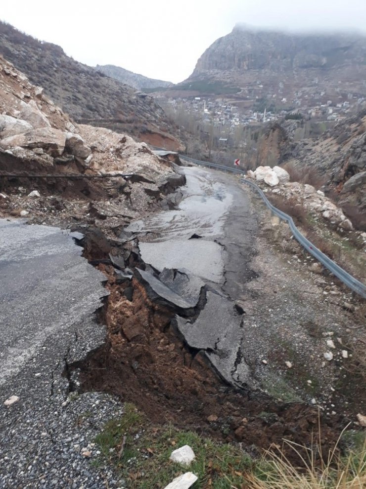 Konya’nın Taşkent ilçesinde sel nedeniyle 3 mahalleye ulaşım kesildi