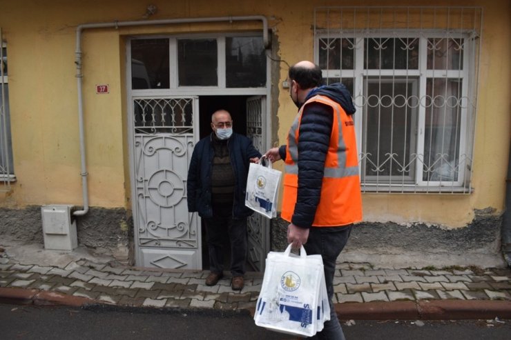 Sivas Belediyesi 58 bin eve “İnancın Zaferi Çanakkale” kitabını dağıttı