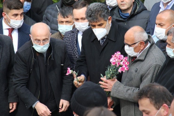 Muhsin Yazıcıoğlu kabri başında dualarla anıldı