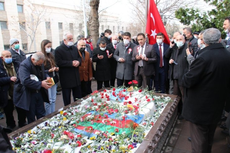 Muhsin Yazıcıoğlu kabri başında dualarla anıldı