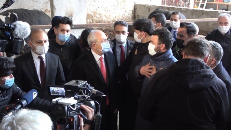 Kılıçdaroğlu’na "Kurban olurum" dedi, korumalar engelledi