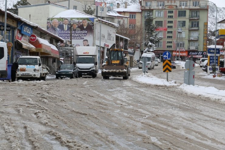 Sivrihisar’da karla mücadele çalışmaları