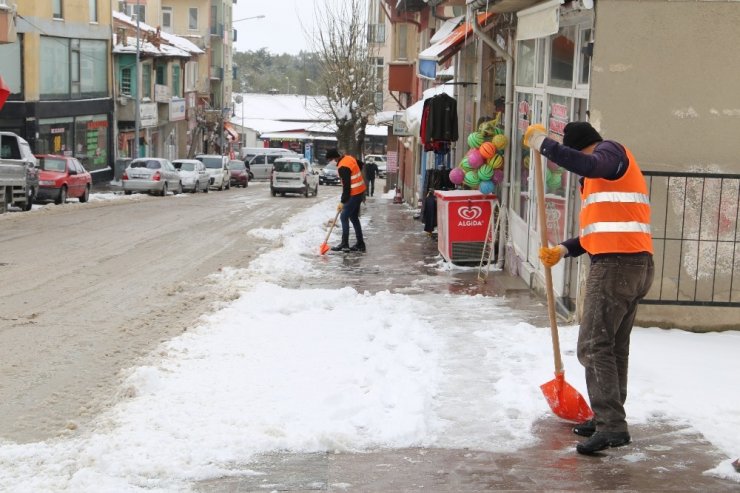 Sivrihisar’da karla mücadele çalışmaları