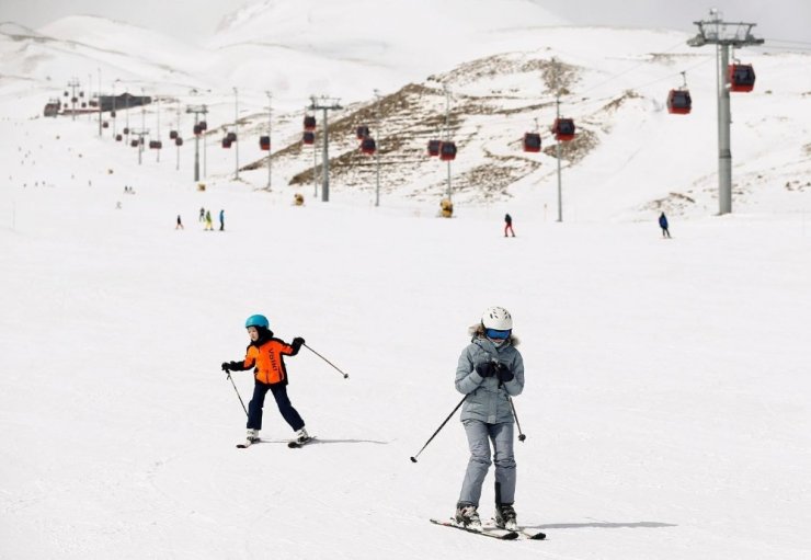 Erciyes’te kar kalınlığı 130 santimetreye yükseldi