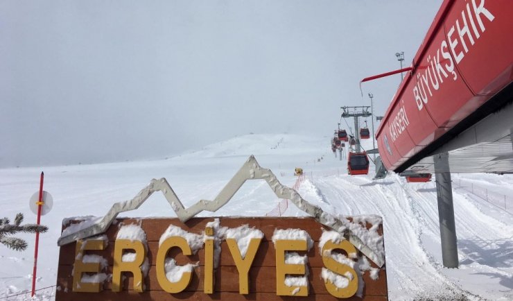 Erciyes’te kar kalınlığı 130 santimetreye yükseldi