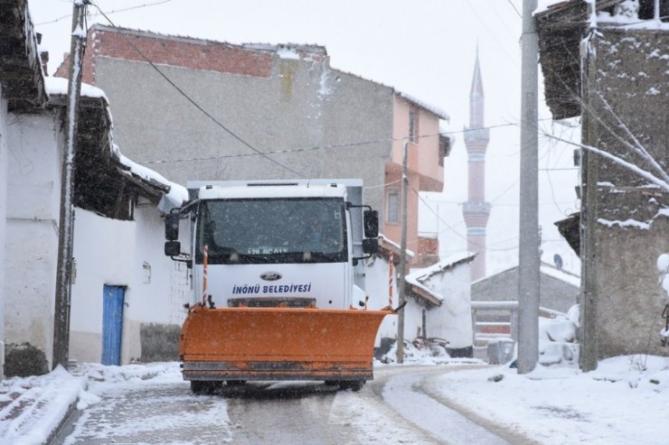 İnönü’de tuzlama çalışmaları devam ediyor