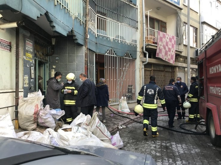 Konya’da apartman dairesinde çıkan yangın korkuttu