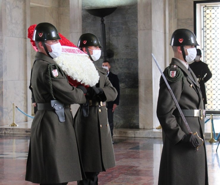 MHP lideri Bahçeli ve heyeti Anıtkabir’i ziyaret etti