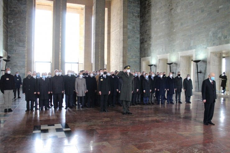 MHP lideri Bahçeli ve heyeti Anıtkabir’i ziyaret etti