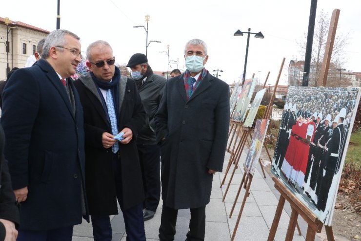 Yazıcıoğlu kent meydanında fotoğraflarıyla anıldı