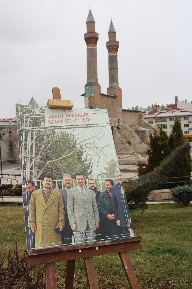 Yazıcıoğlu kent meydanında fotoğraflarıyla anıldı