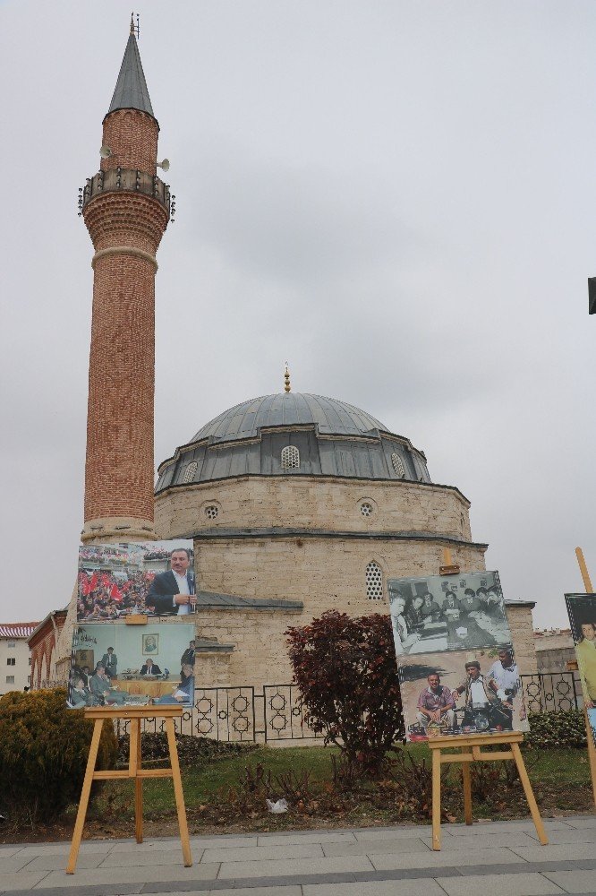 Yazıcıoğlu kent meydanında fotoğraflarıyla anıldı