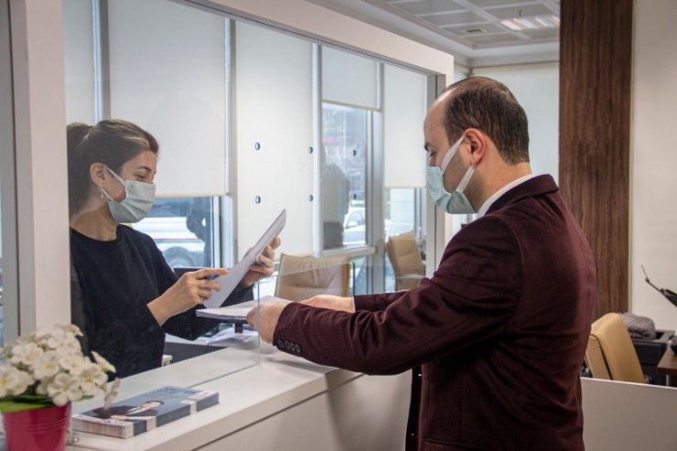 Adliyelerdeki ön büro ve danışma masalarındaki işlem süresi 3 dakikaya düştü